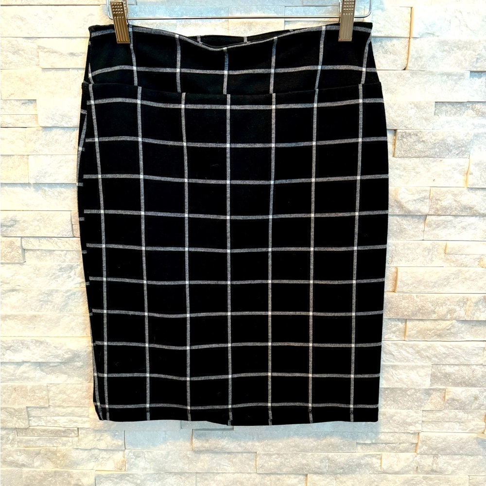 14th & Union Black and White Skirt